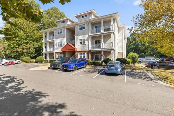 932 Southmoor Drive #103, Virginia Beach, VA 23455