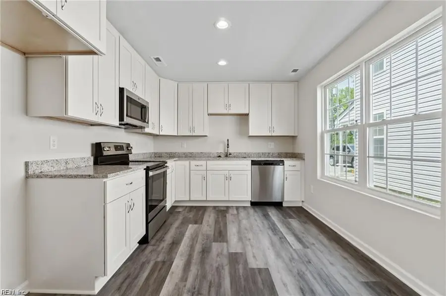 930 Railroad Avenue, Chesapeake, VA 23324 - #3