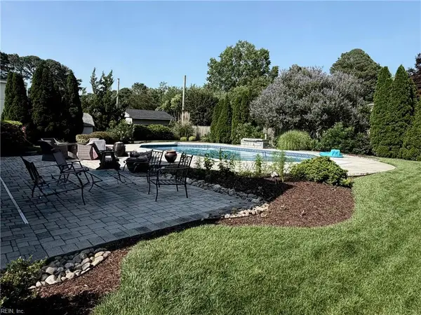 816 Queen Elizabeth Drive, Virginia Beach, VA 23452