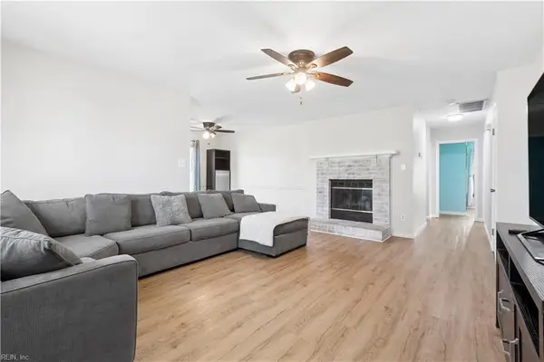 871 Avatar Drive, Virginia Beach, VA 23454