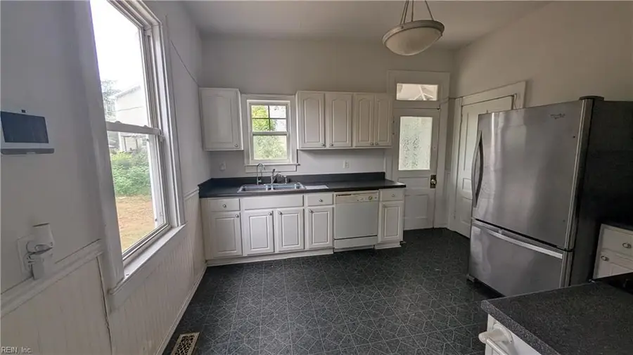 415 Colbert Avenue, Hampton, VA 23669 - #2