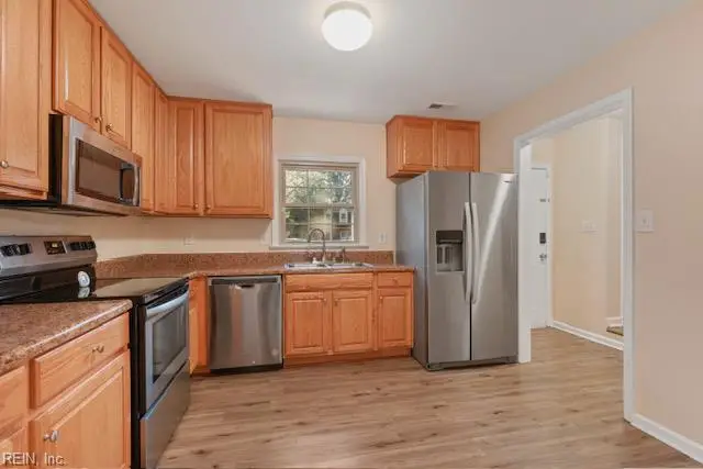 394 Circuit Lane Lane #E, Newport News, VA 23608 - #3