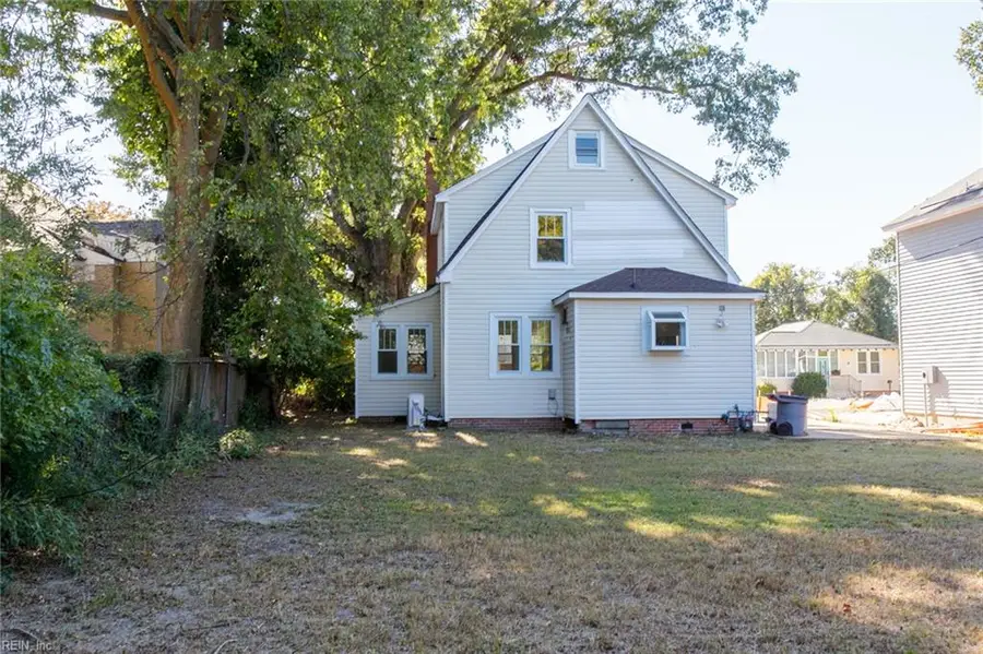 210 Locust Avenue, Hampton, VA 23661 - #3