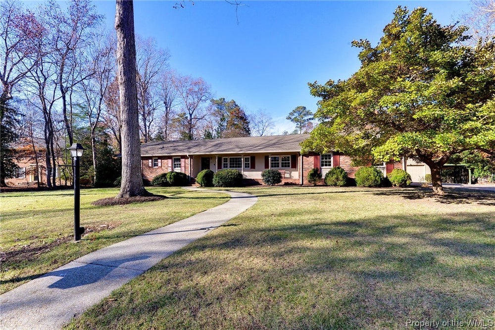 121 W Kingswood Drive, Williamsburg, VA 23185 BHGRE