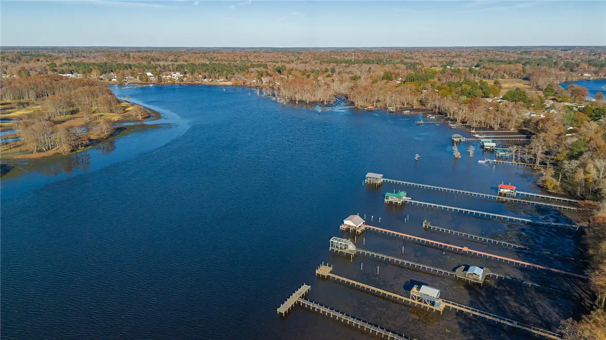 700 W Riverside Drive, Lanexa, VA 23089 - Image #1