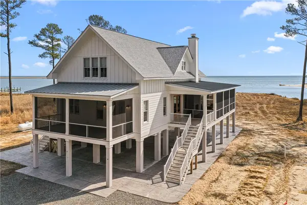 147 Galway Bay Lane, Kilmarnock, VA 22482