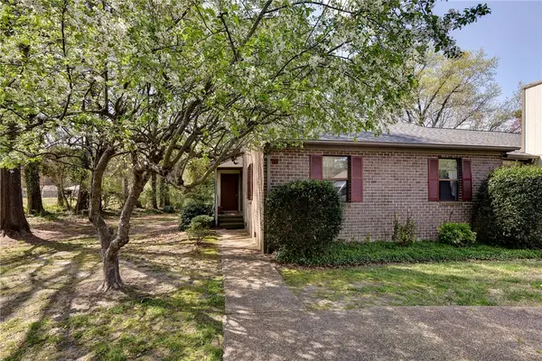 55 James Square, Williamsburg, VA 23185