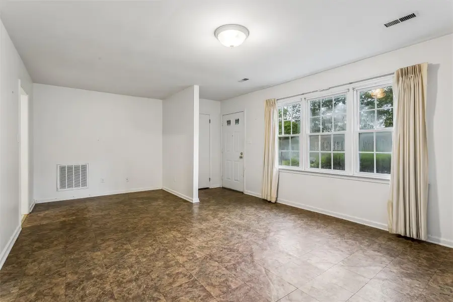 946 Red Oak Circle, Newport News, VA 23608 - #3