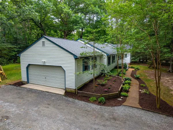 8172 Manor Drive, Gloucester, VA 23061