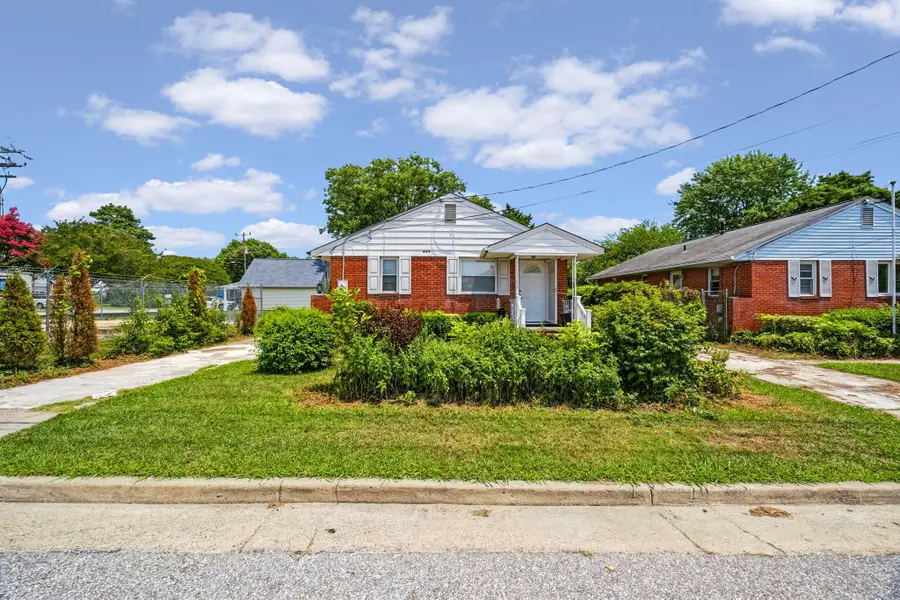207 E Sewell Avenue, Hampton, VA 23663 - #2