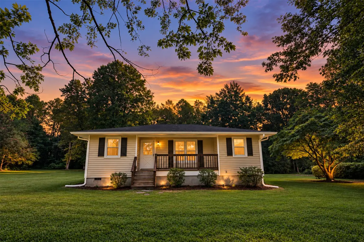 155 Rubys Lane, Shacklefords, VA 23156 - #1