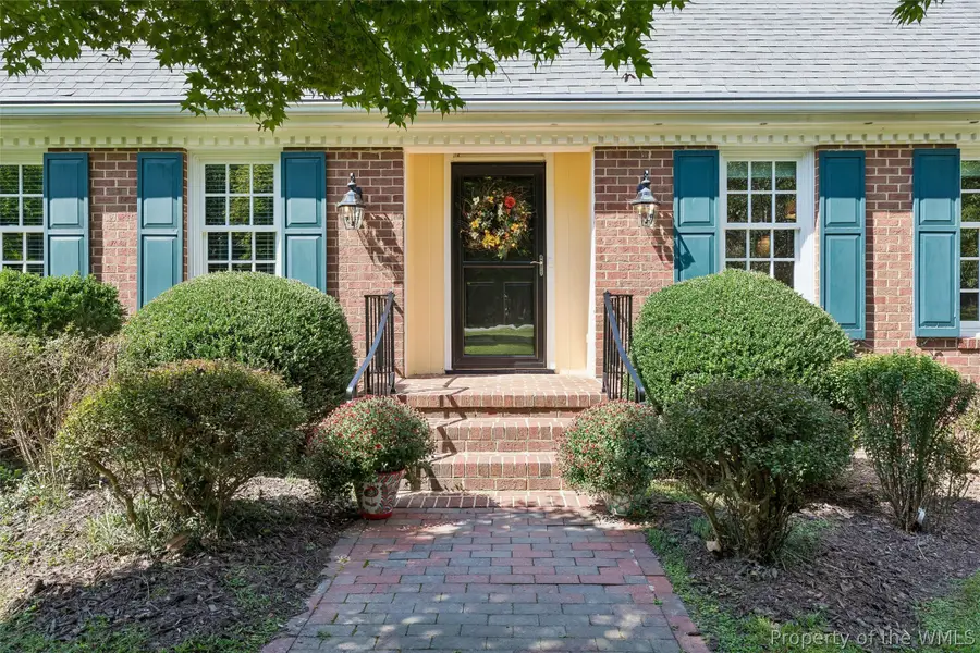 285 E Queens Drive, Williamsburg, VA 23185 - #3