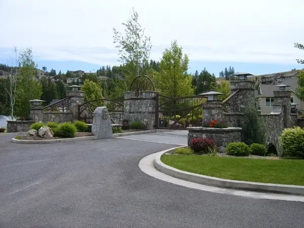 13510 N Golf View Ln, Spokane, WA 99208