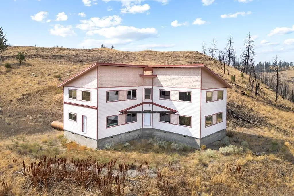 31725 N Hawk Creek Rd, Davenport, WA 99122 - Image #1