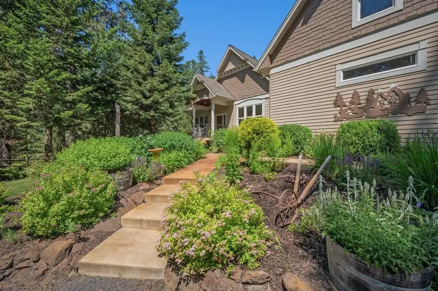 7001 E Chattaroy Rd, Chattaroy, WA 99003 - Image #2