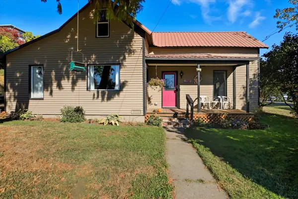 602 W Bartlett St, Oakesdale, WA 99158