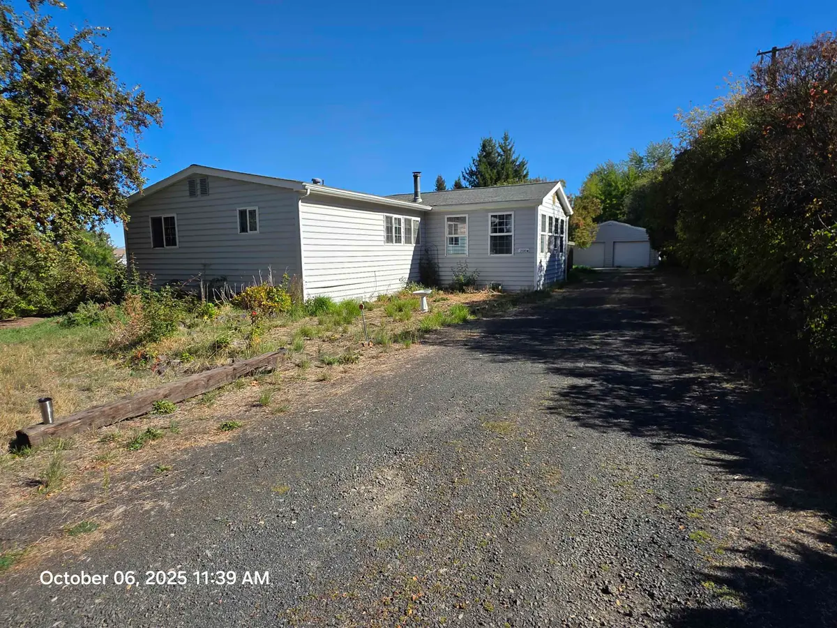 208 W Cleveland St, Garfield, WA 99130 - Image #1