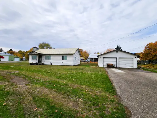 980 Kalmia St, Kettle Falls, WA 99141