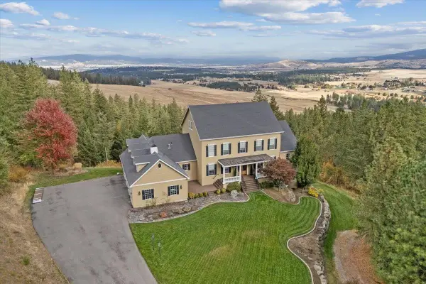 6808 S Jackson Ridge Ln, Greenacres, WA 99016
