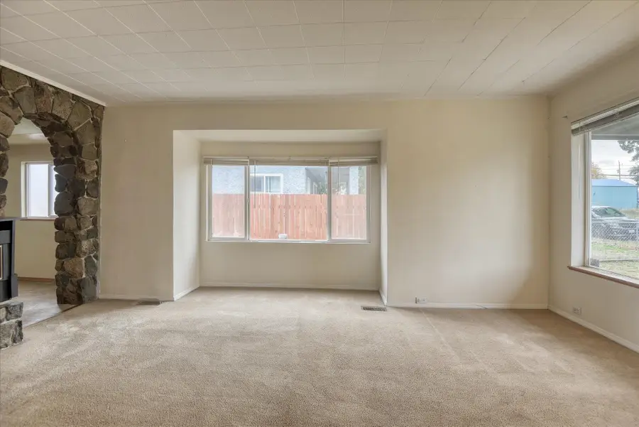 553 E Olympic Ave, Spokane, WA 99207 - Image #3