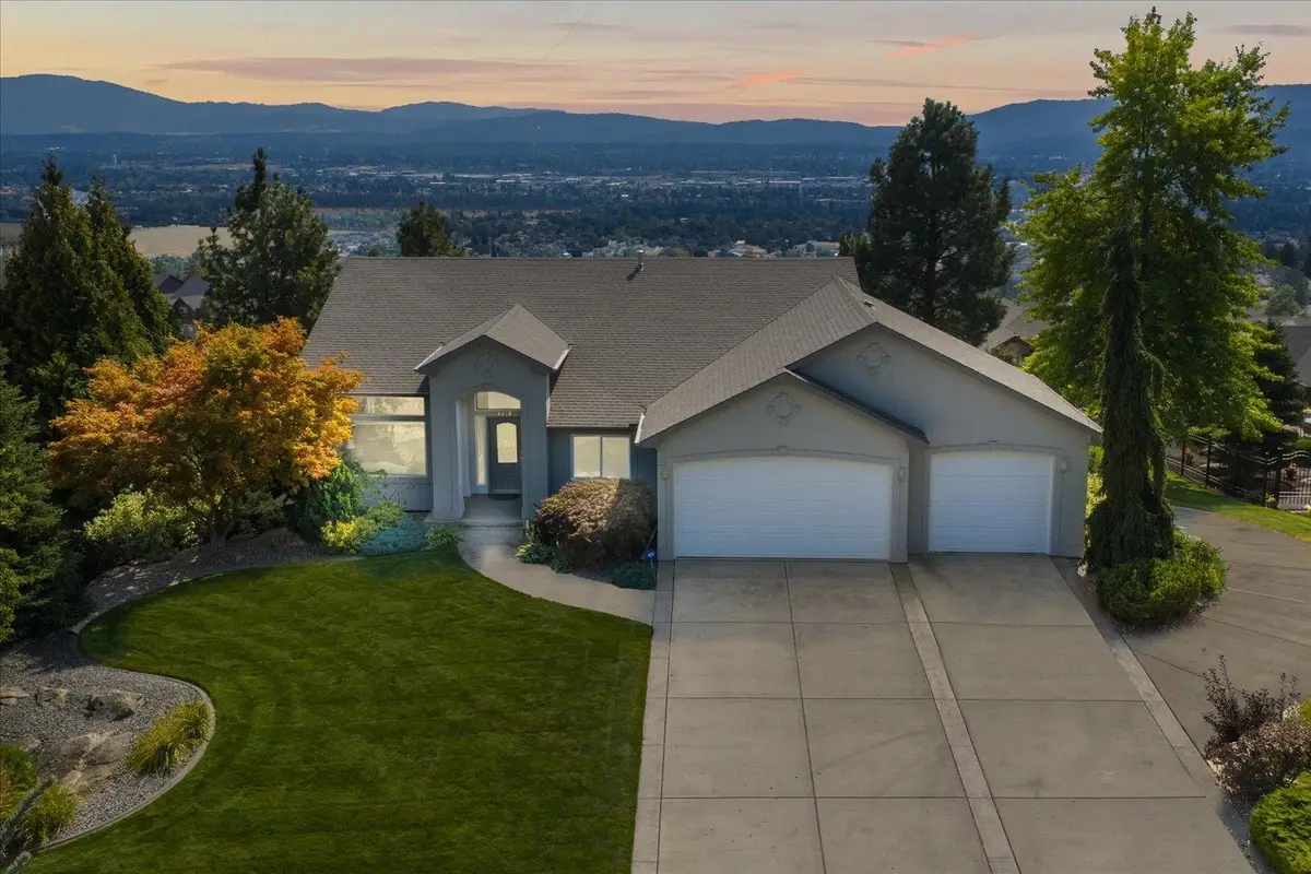 8816 E Woodland Park Dr, Spokane, WA 99217 - #1