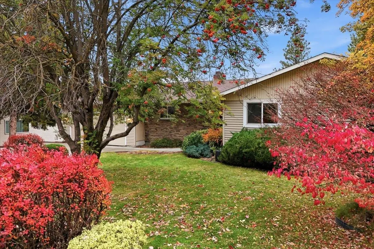 2216 S Vera Crest Dr, Spokane Valley, WA 99037 - Image #1