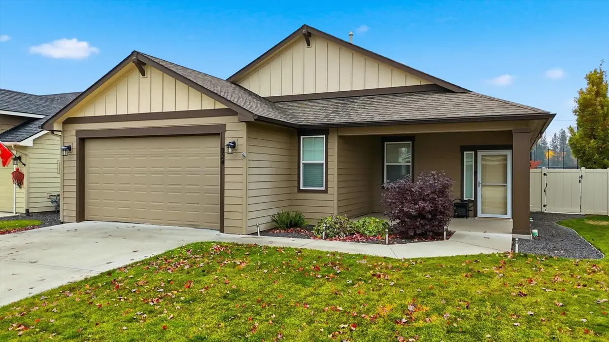 924 E Colbert Rd, Colbert, WA 99005 - Image #1