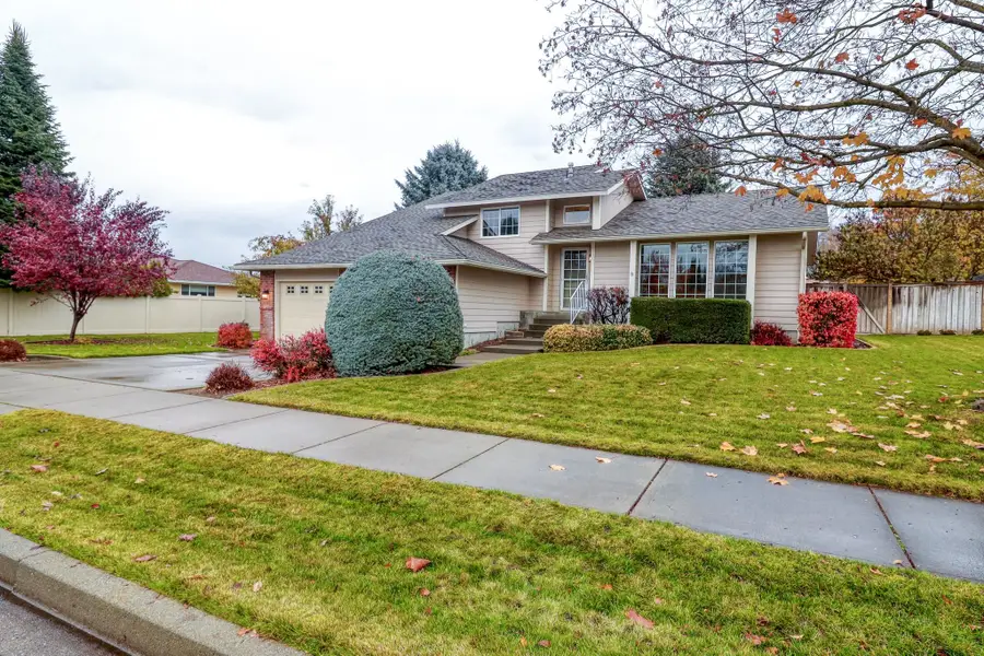 10514 N Arrowhead Dr, Spokane, WA 99208 - Image #2
