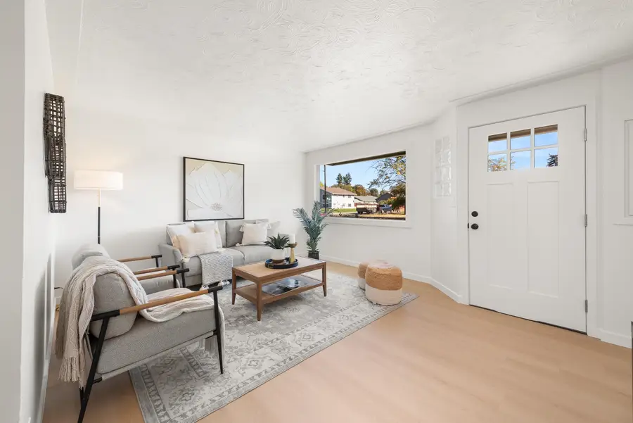 2817 N Stone St, Spokane, WA 99207 - Image #2