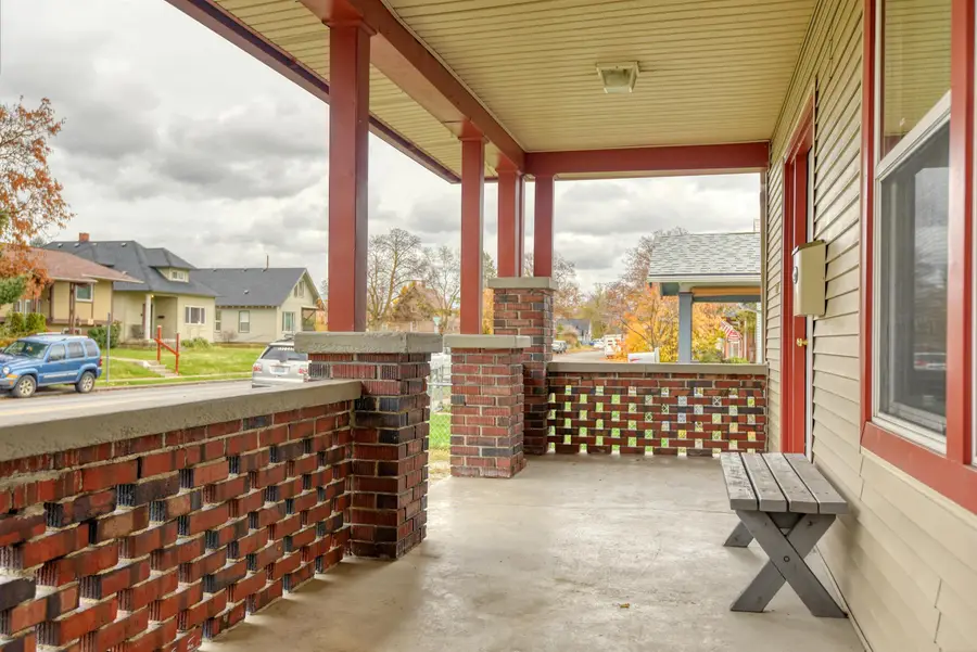 1108 E Bridgeport Ave, Spokane, WA 99207 - Image #2