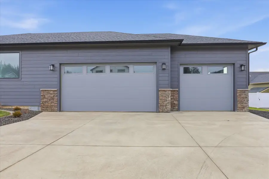 3424 E Yearling Rd, Chattaroy, WA 99003 - Image #2