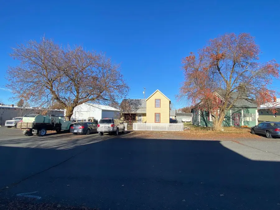 207 W Main St, Harrington, WA 99134 - Image #2