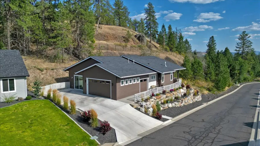 13622 N Eagle View Ln, Spokane, WA 99208 - Image #2