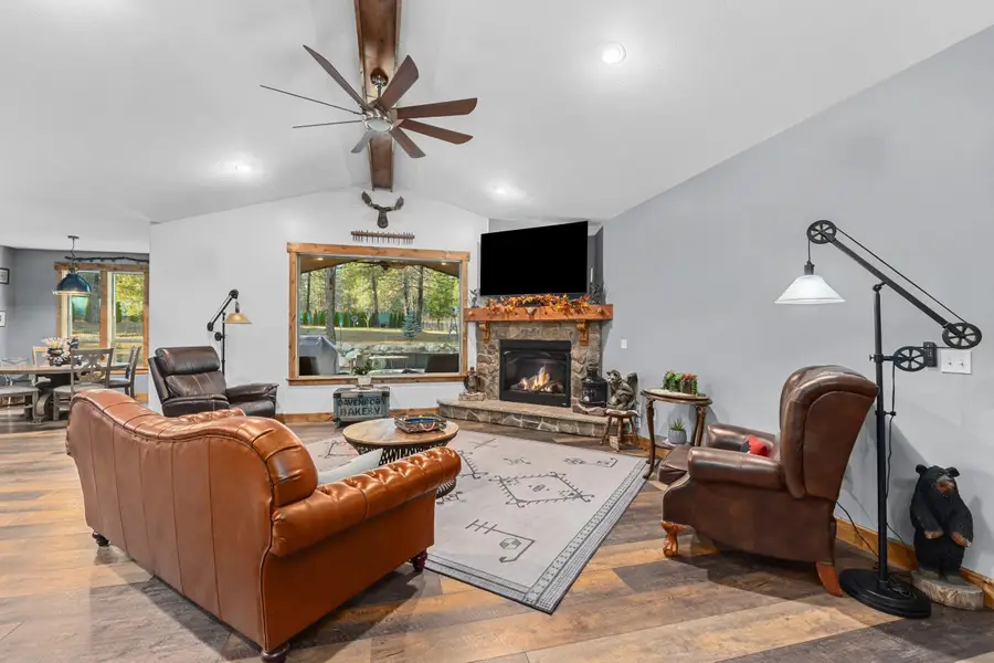 28615 N Milan Rd, Chattaroy, WA 99003 - #3