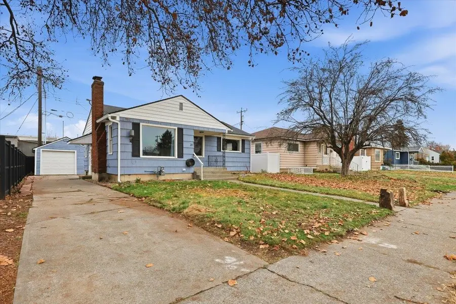 37 E Hoffman Ave, Spokane, WA 99207 - Image #2