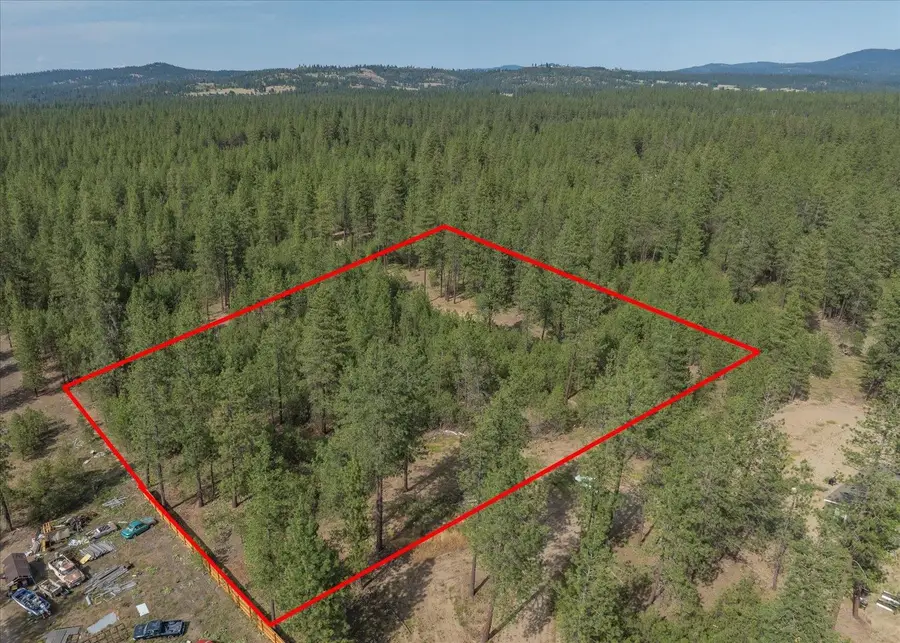 5123 E Chattaroy Rd, Chattaroy, WA 99003 - Image #3