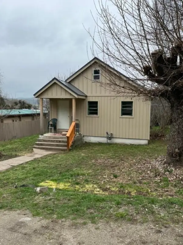 3076 5th Ave, Valley, WA 99181