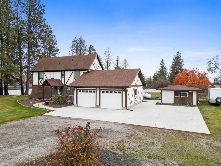 15915 W Silver Lake Rd, Medical Lake, WA 99022 - Image #2