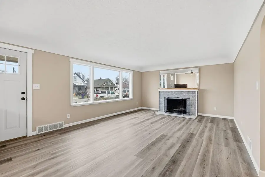 327 E Lacrosse Ave, Spokane, WA 99207 - Image #3