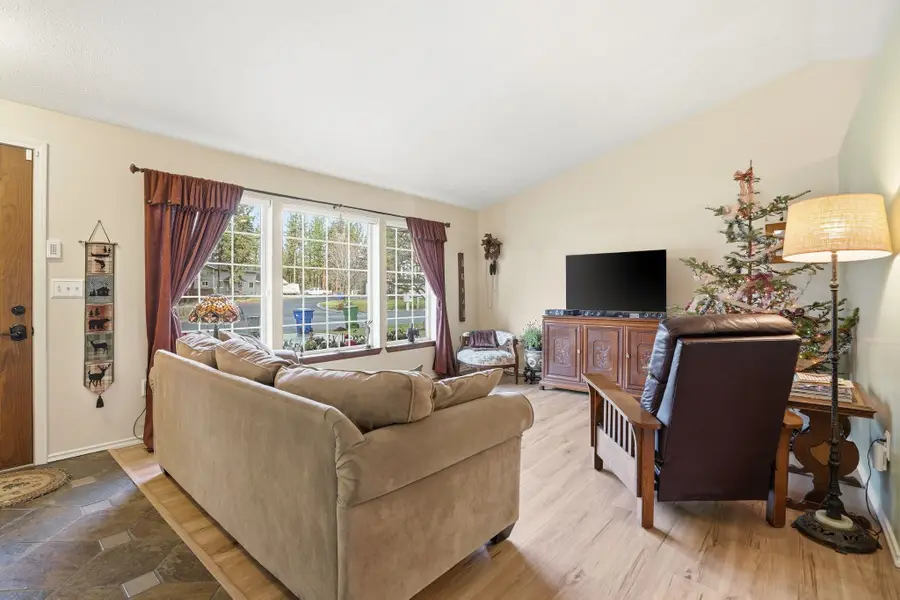 7407 W Ridgecrest Ave, Nine Mile Falls, WA 99026 - Image #3