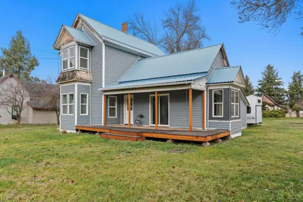 303 E Chestnut St, Farmington, WA 99128