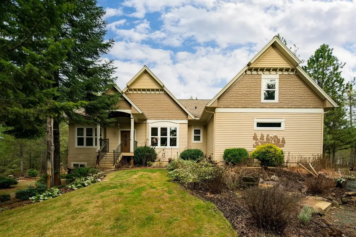 7001 E Chattaroy Rd, Chattaroy, WA 99003 - #1