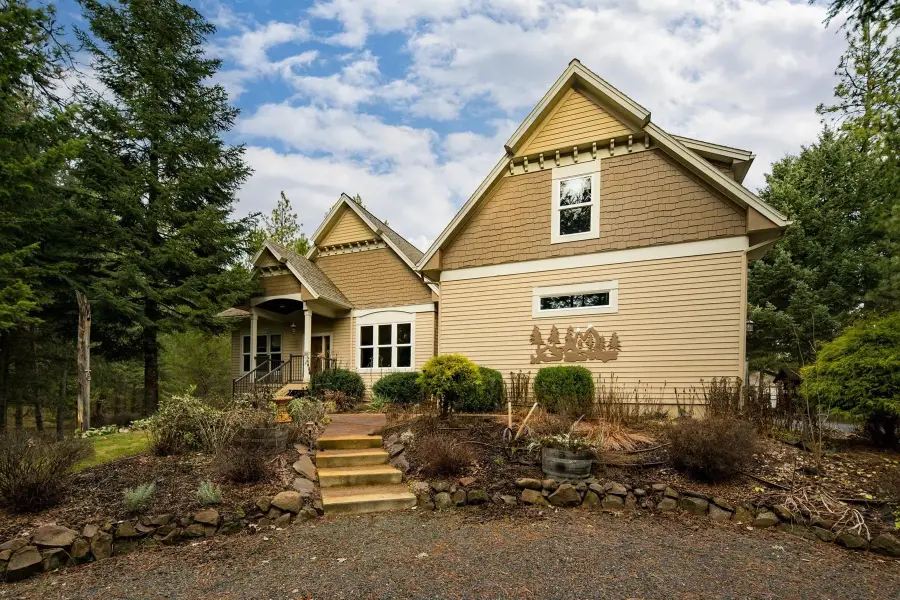 7001 E Chattaroy Rd, Chattaroy, WA 99003 - #2