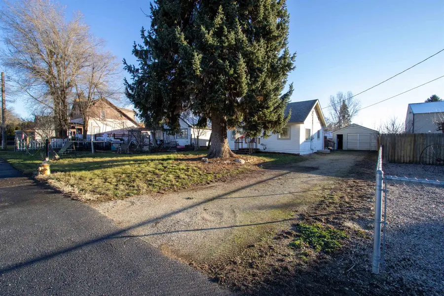 209 W Crawford Ave, Deer Park, WA 99006 - Image #3