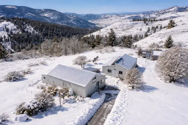 253 White Mountain Rd, Curlew, WA 99118