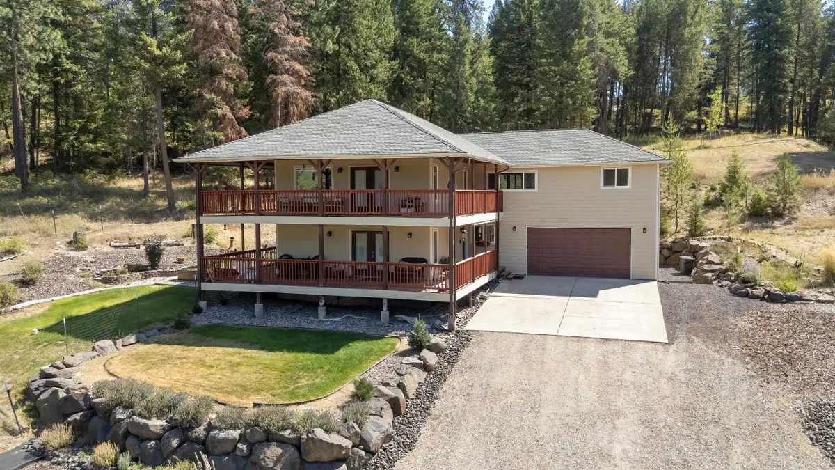 36210 N Waldrons Ln, Chattaroy, WA 99003 - Image #1