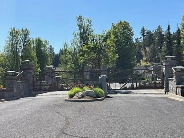 825 E Lakeview Ln, Spokane, WA 99208 - Image #3