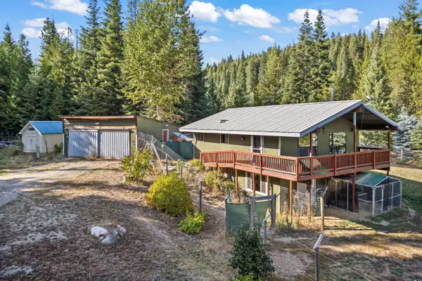 461 Beaver Creek Ln, Metaline, WA 99152