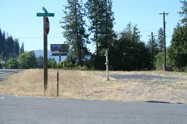 13XX S Hwy 395 Hwy, Addy, WA 99101