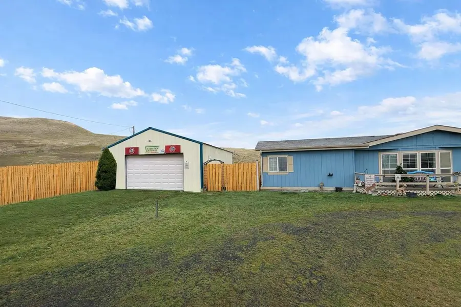 81 Morrow St, Endicott, WA 99125 - Image #3